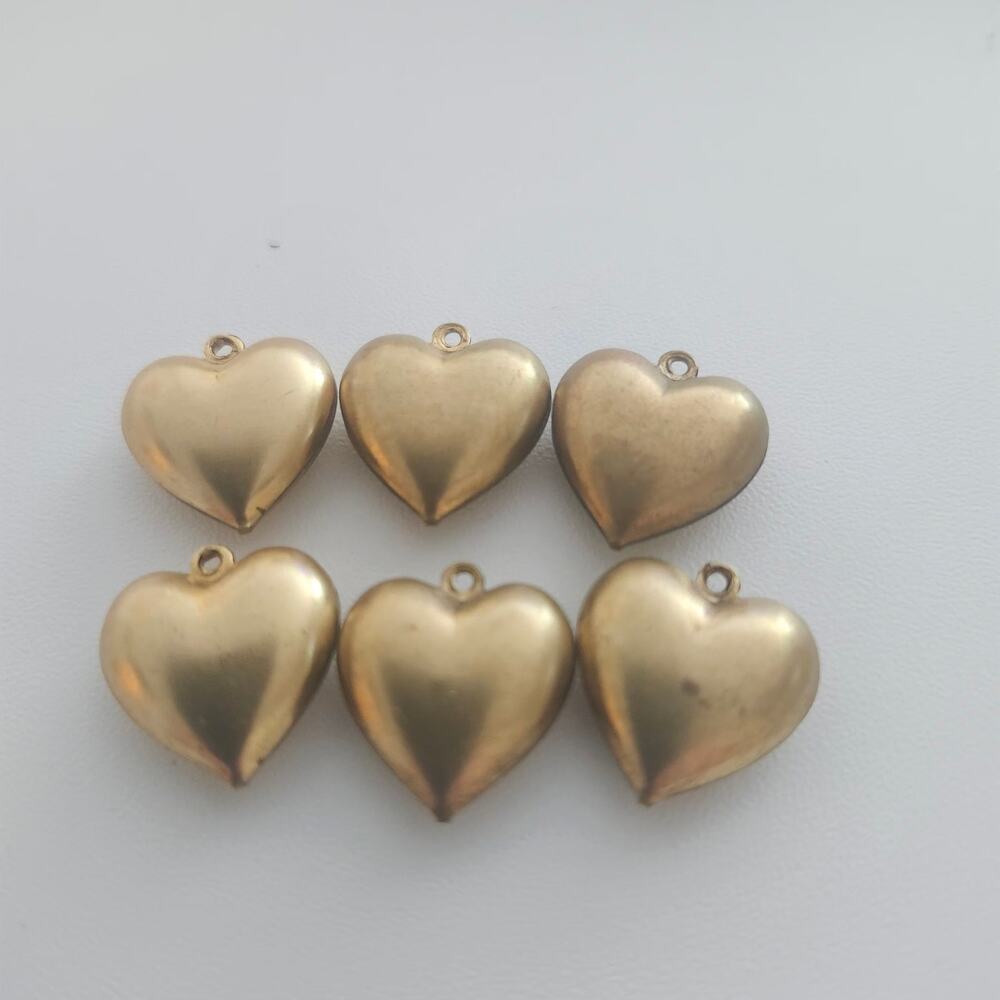 Vintage Brass Puffy Heart Charm Lot 6 Gold Tone Pendants Jewelry Making Supply - Picture 2 of 8